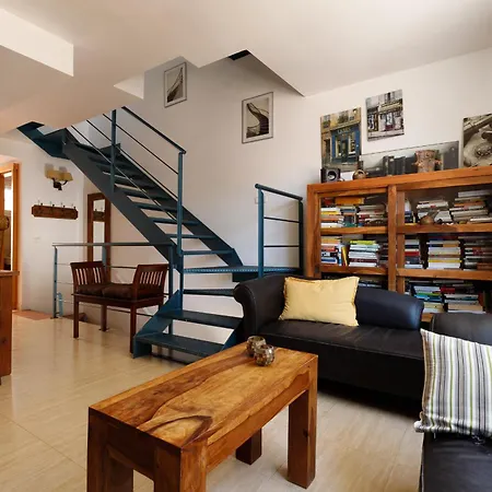 Lets Holidays Big Terrace House With Parking توسا ذي مار