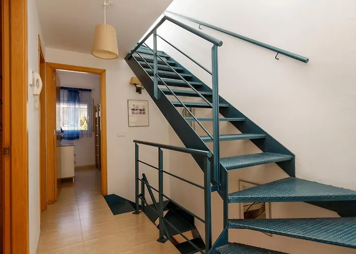 Lets Holidays Big Terrace House With Parking توسا ذي مار