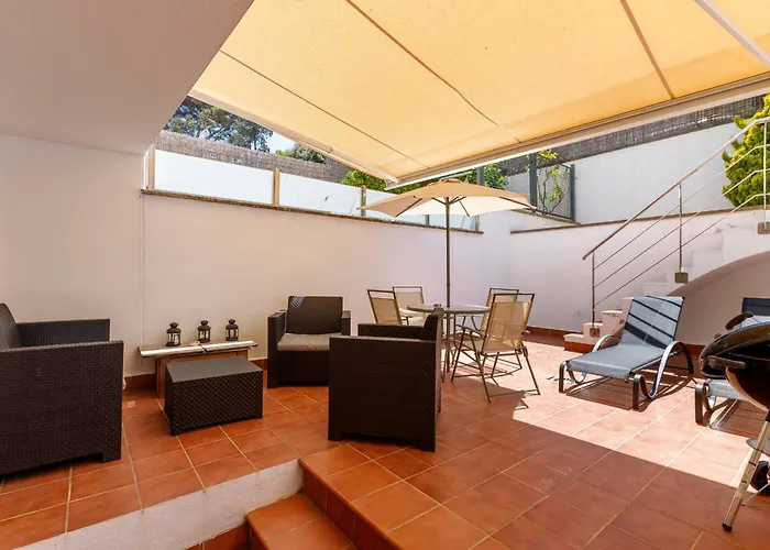 Lets Holidays Big Terrace House With Parking فيلة