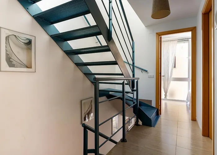 Lets Holidays Big Terrace House With Parking فيلة *