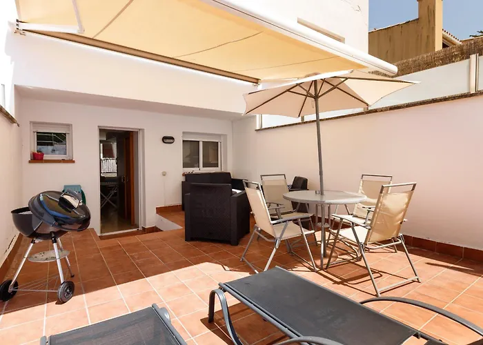 Lets Holidays Big Terrace House With Parking * توسا ذي مار